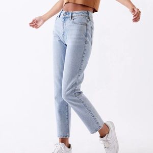 PACSUN Mom Jean Light Blue Wash High-Rise